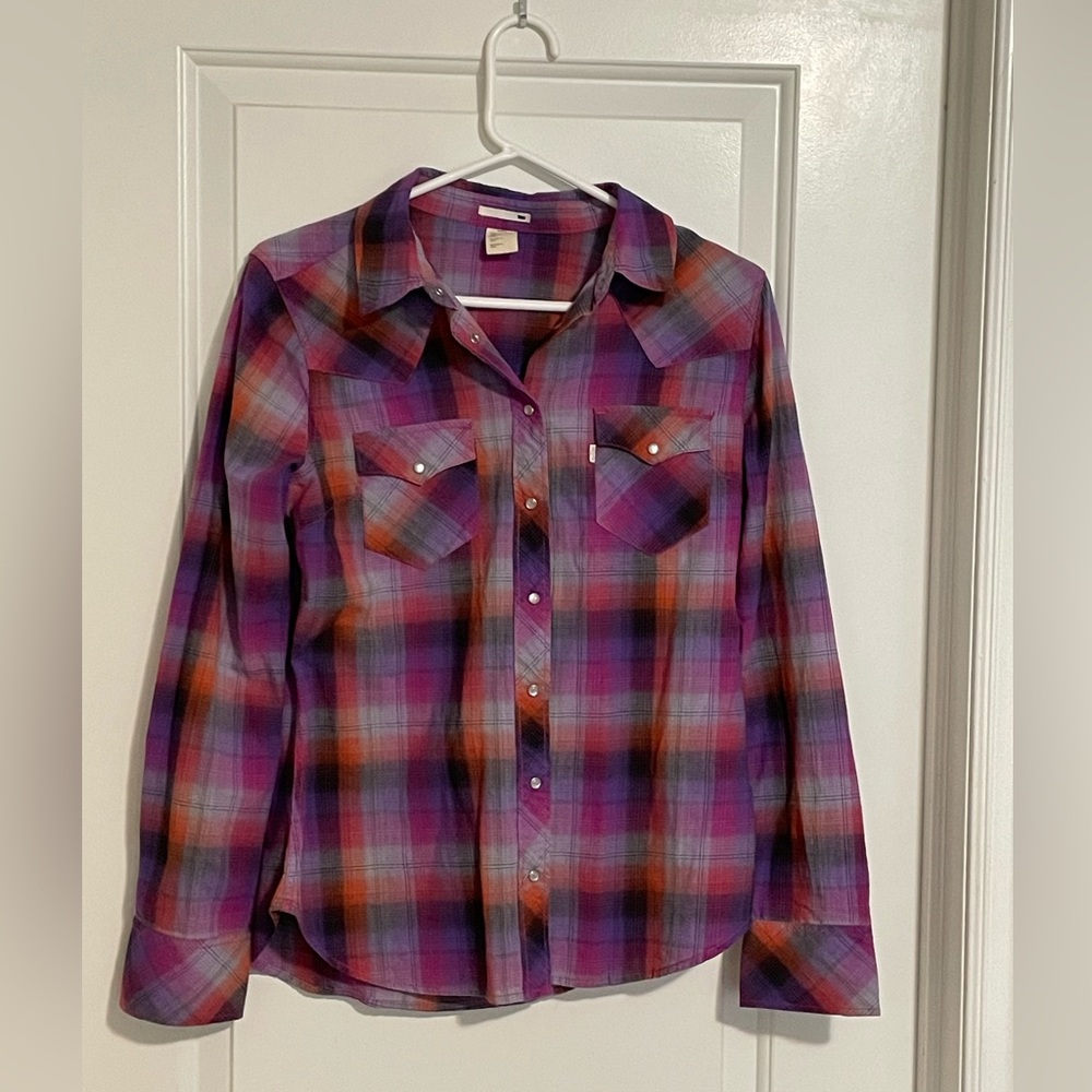 LEVI’S snap front plaid shirt size M